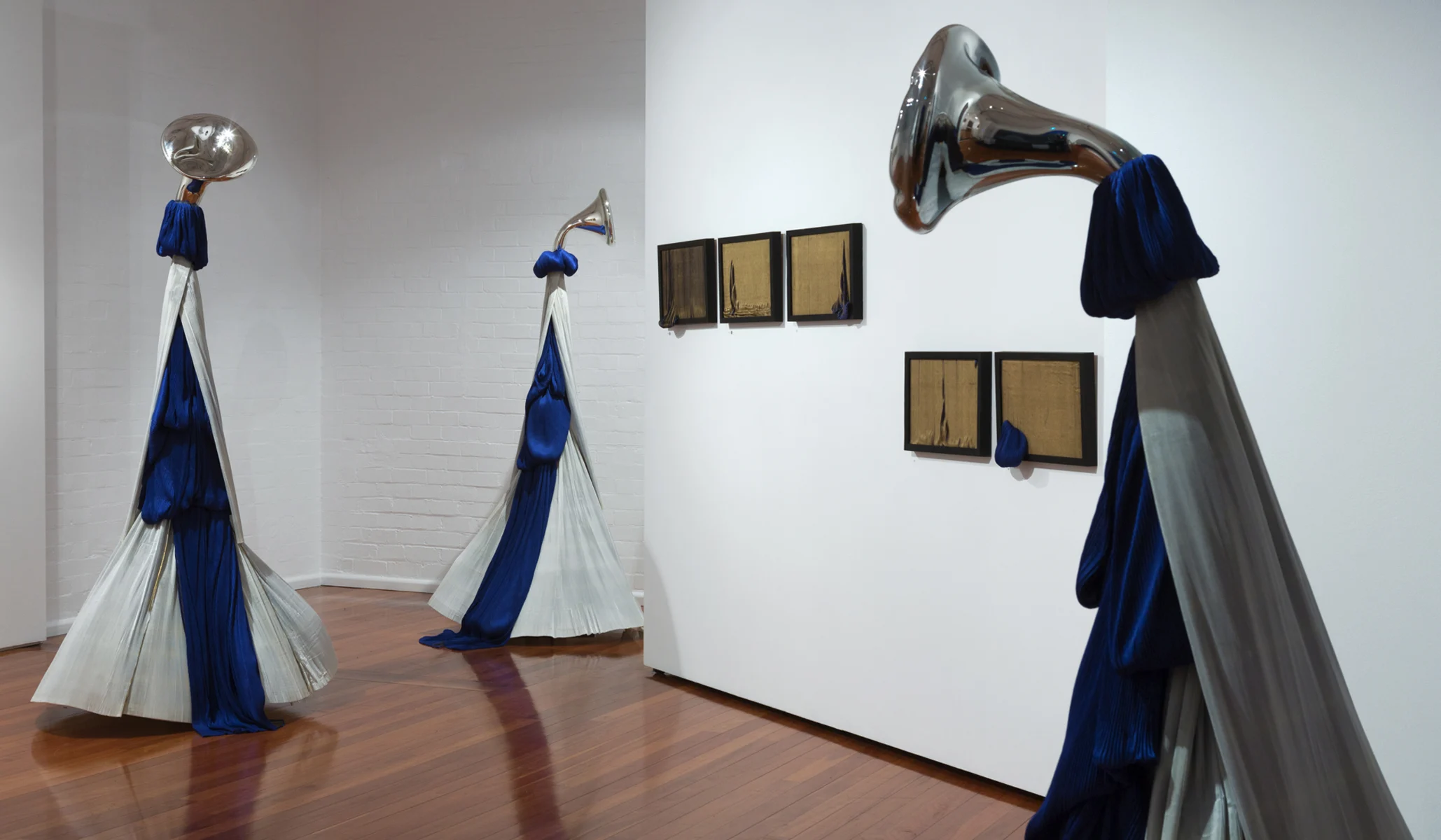 Stevie-Fieldsend-Mira-Mira-install-shot-6-Photo-Jessica-Maurer